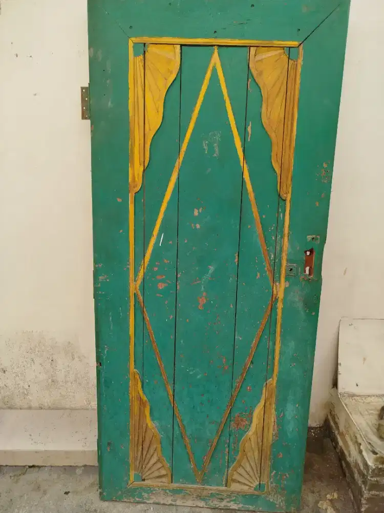 Pintu kuno jati