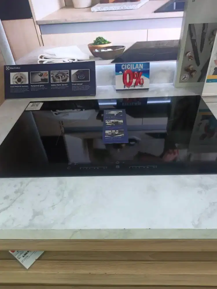 Kompor Induksi Electrolux