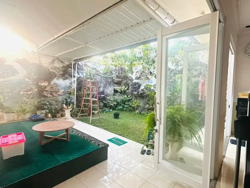 Rumah mewah pinggir jalan raya Mataram