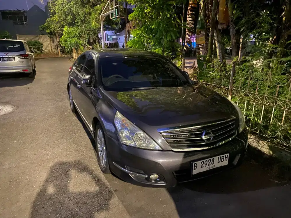 Nissan Teana 2010 Bensin