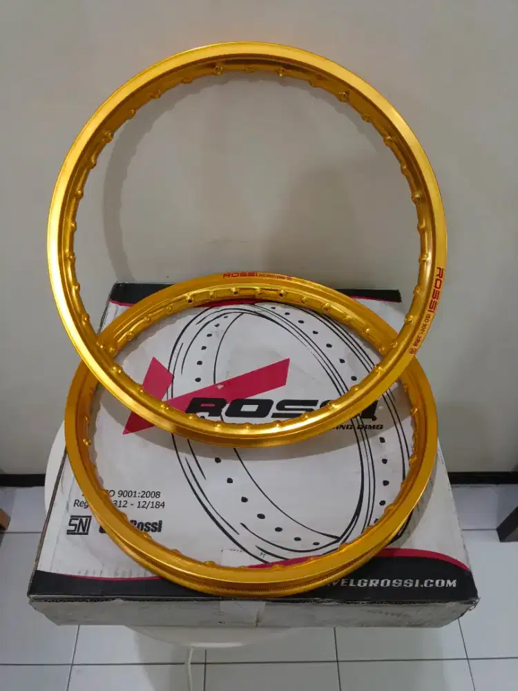 1 Set Velg Vrossi Ring 17-140 Kondisi Baru Warna Gold