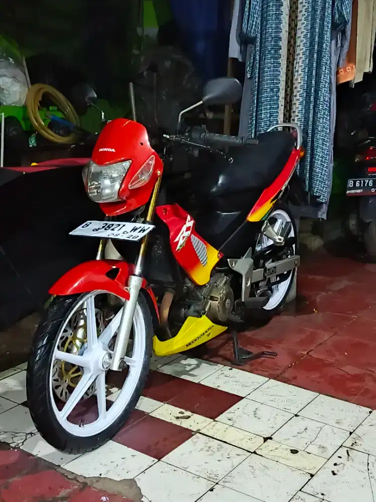 Honda sonic 125 CBU thailand 2001