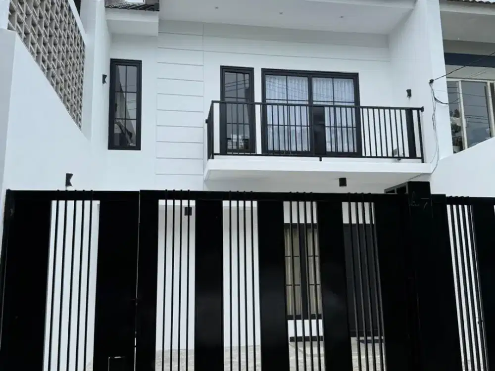 Jual Full Furnish Rumah di Green Mansion Lontar Surabaya barat