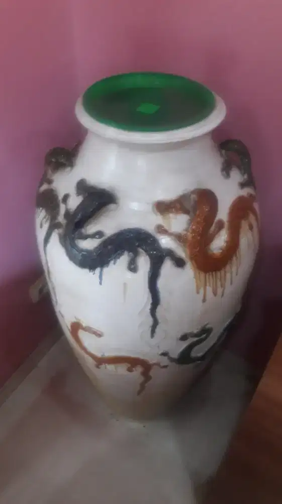 Barang antik kolektor  GUCI