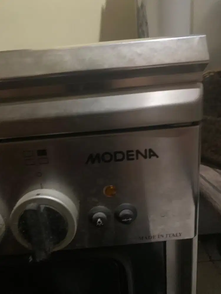 Standing Oven Modena Like New