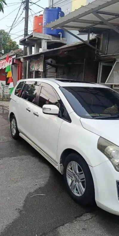 Mazda 8 2011 Bensin