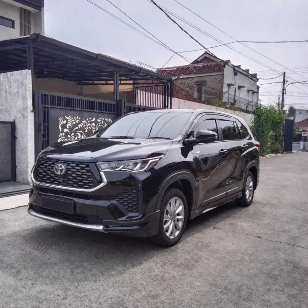 Innova Zenix 2.0 V Hybrid CVT Modelista