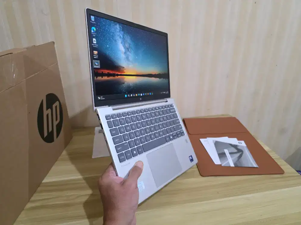 Laptop HP Elitebook Ultra 7 ram 32gb port lengkap mrp macbook zenbook
