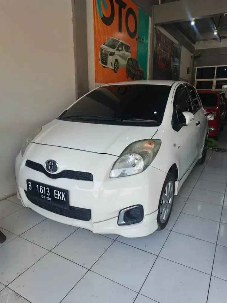 TOYOTA YARIS BAPAO E MATIC 2013