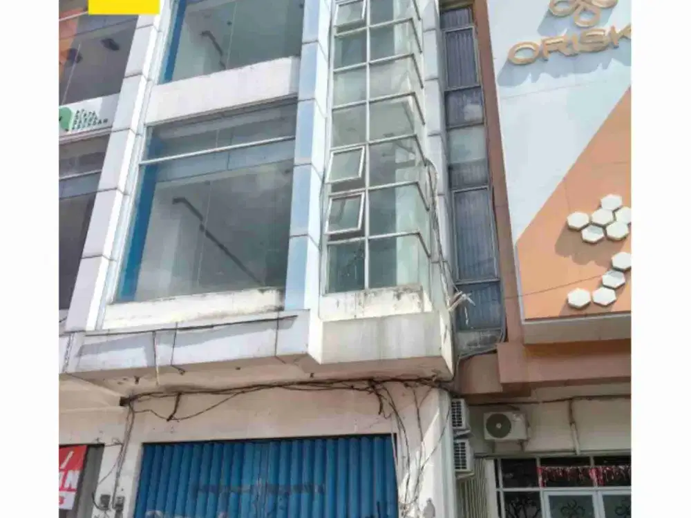 disewakan ruko 3 lantai dekat mall Pakuwon sleman Yogya.