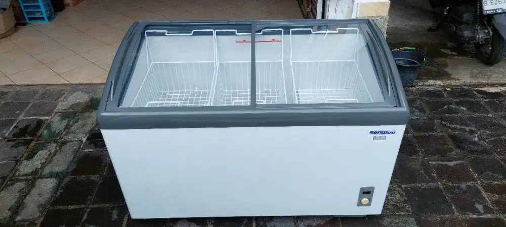 Freezer sanwoo sliding SNW 330F