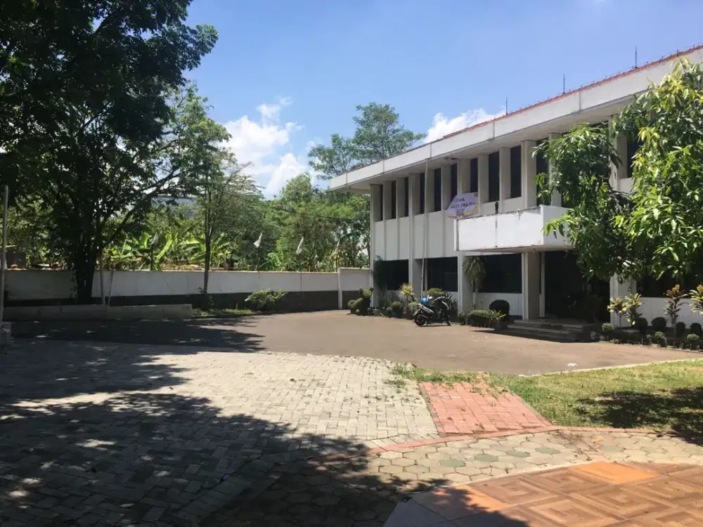 GEDUNG SIAP HUNI COCOK UNTUK KANTOR, BIMBEL, LOKASI DKT WIDYATAMA, YPKP, UNPAR, DI SUPRATMAN, SUCI, CIKUTRA, RIAU