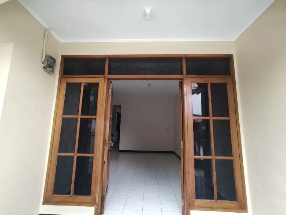 Disewakan Rumah Nyaman Siap Huni Minimalis Lokasi Strategis di Taman Kopo Indah 1 Bandung