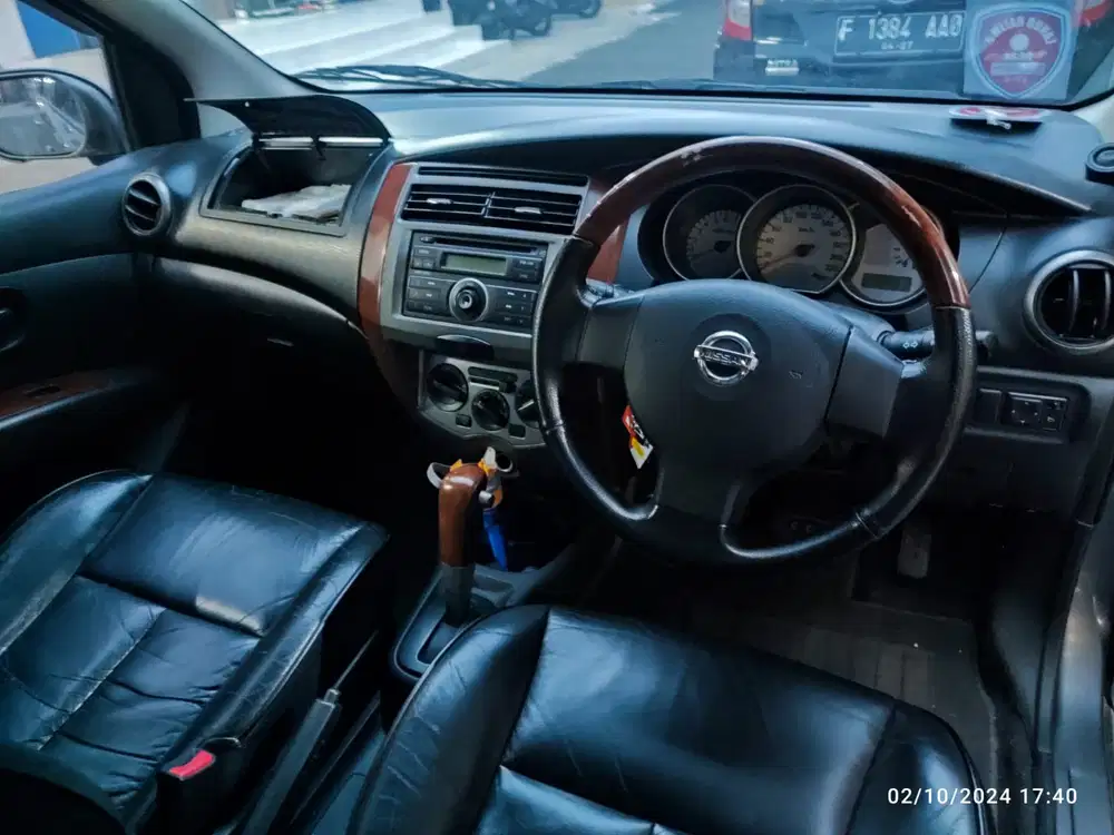 Nissan Grand livina 2012 Bensin