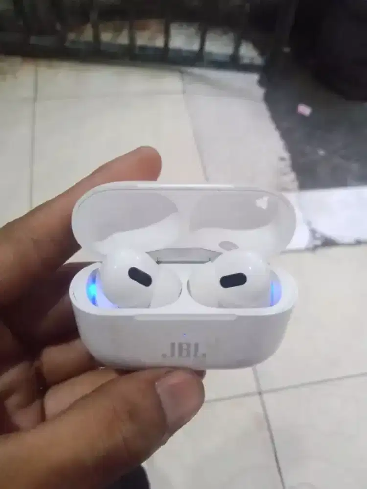 TWS JBL  SUARAA FULL BASS