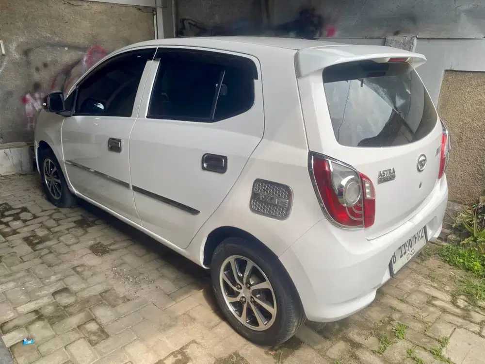 Daihatsu Ayla 2015