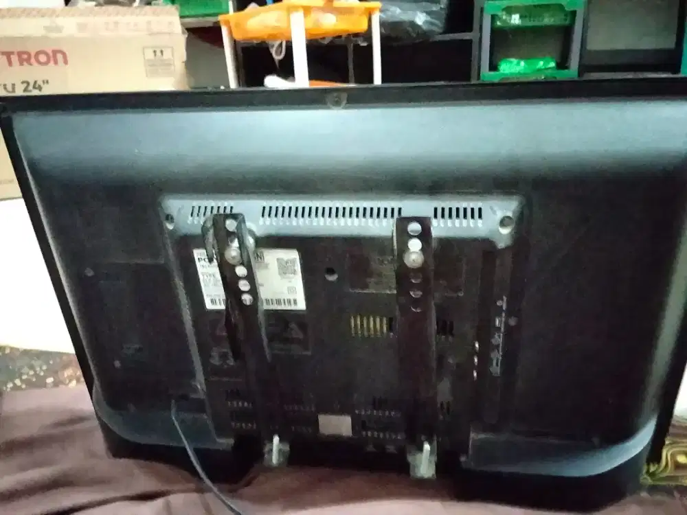 TV LED Polytron 24 inci model PLD 24V1853.