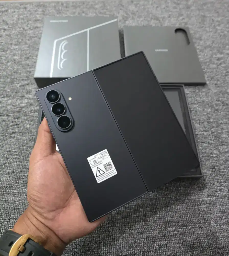Samsung Z fold7 Ram 12/256GB Garansi resmi baru pake sebulan