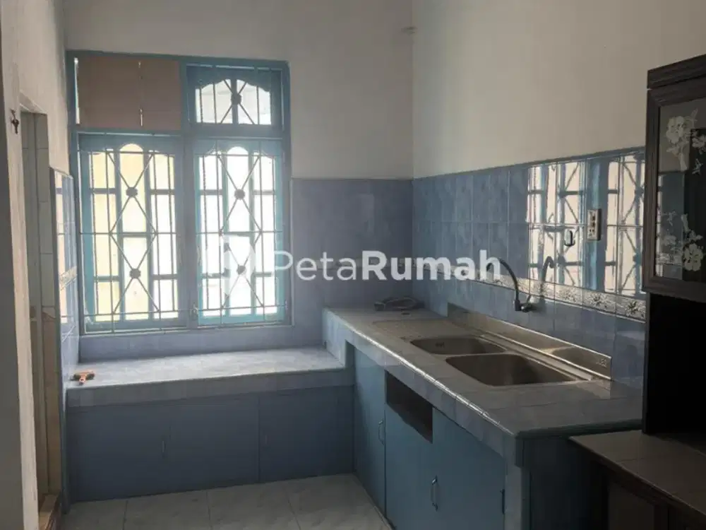 DIJUAL RUKO 3,5 TINGKAT SIAP HUNI MURAH JALAN BRIGJEND KATAMSO - MEDAN MAIMUN (hendy)