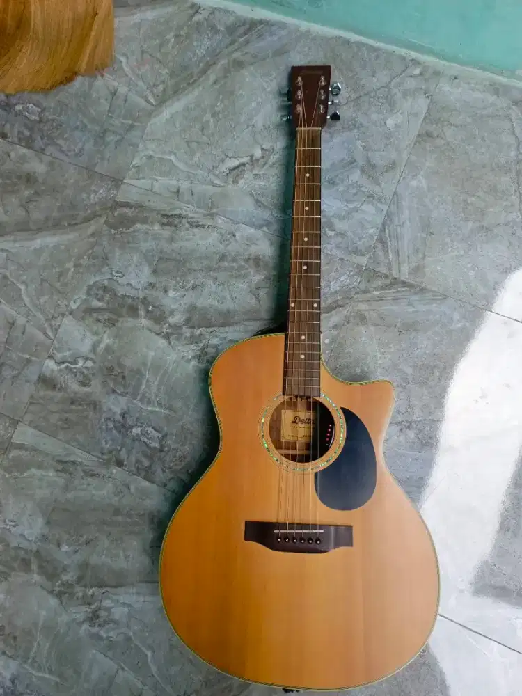 Gitar akustik elektrik DELTA DA300C SUPERNATURAL+ , mulus like new
