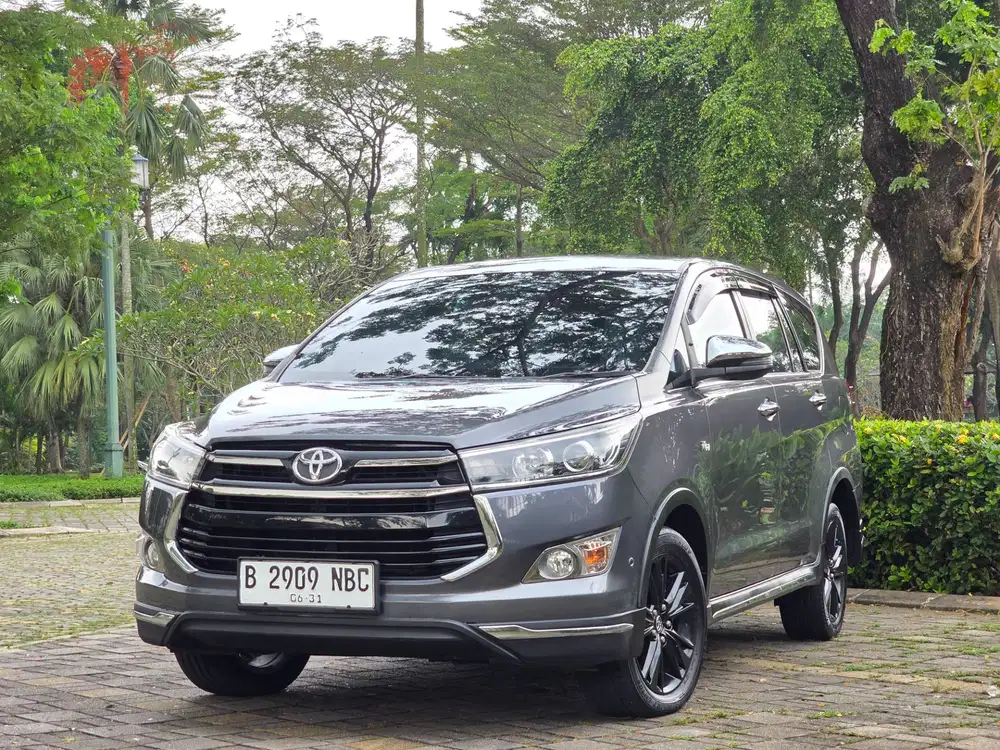 TDP 30.JT| INNOVA VENTURER BENSIN 2.0 AT 2018 GREY ISTIMEWA SEGER !!