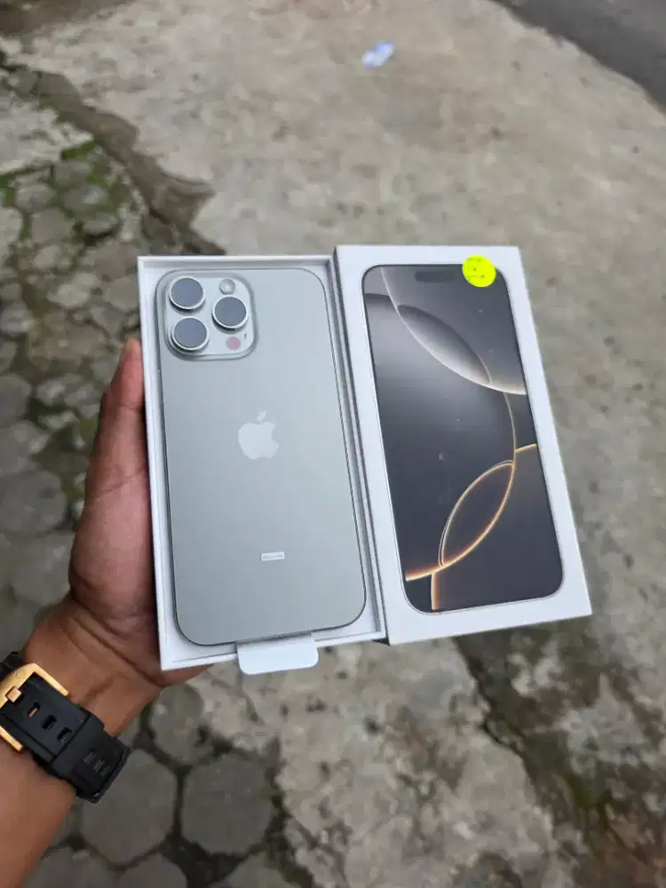 iPhone 16 Pro max 512GB iBox jarang di pake garansi panjang
