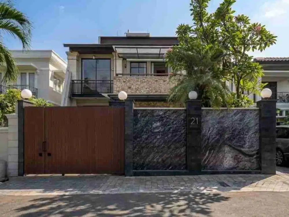 Rumah Mewah 6+2 Kamar Kemanggisan Jakbar Luas 450m