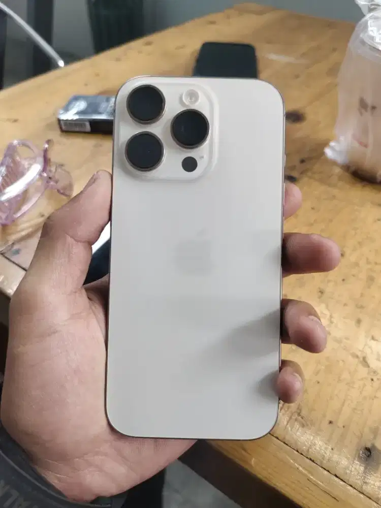 Iphone 16 pro garansi resmi