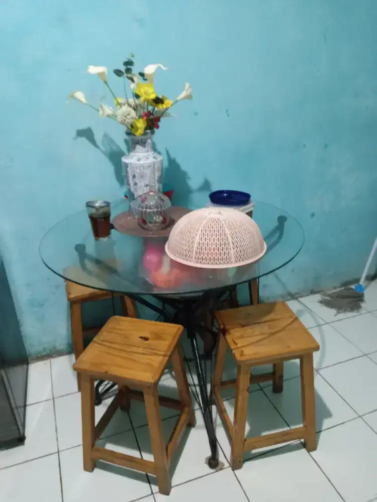 Meja makan + kursi