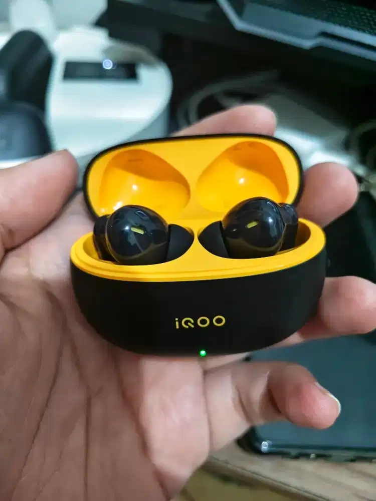 TWS Iqoo 1e lengkap