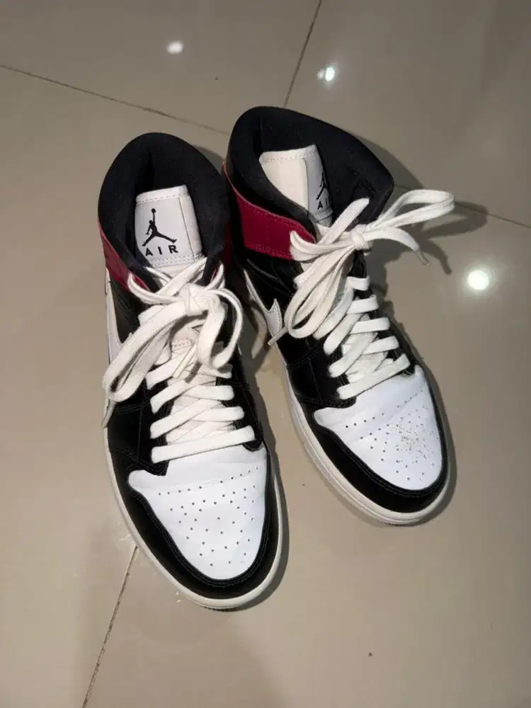 Sepatu nike jordan putih hitam merah preloved