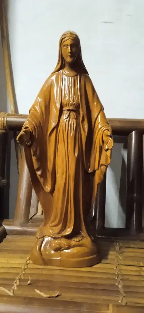 Patung bunda Maria