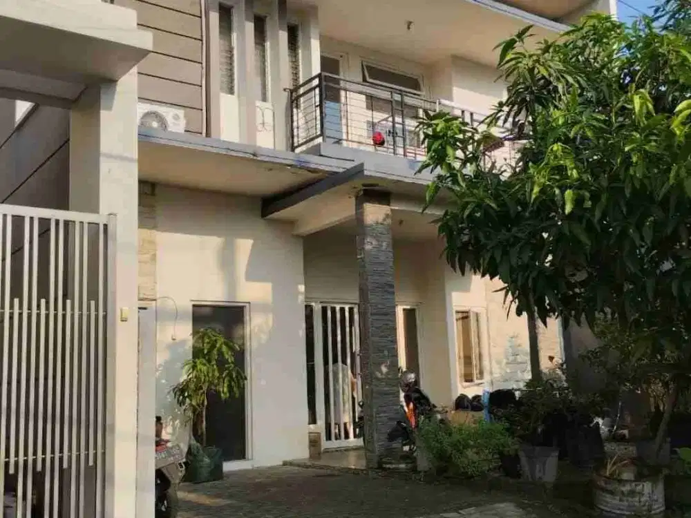 jual rumah 2 lantai di perum graha Santoso dekat kampus stikom, Perbanas Rungkut Surabaya