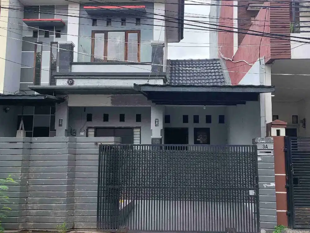 jual rumah baru 2 lantai THb Lokasi Depan Medan Satria Bekasi  Barat