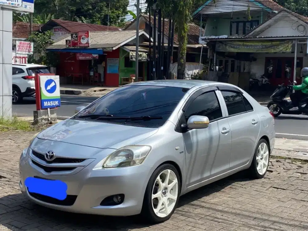 Jual mobil vios limo tahun 2009 an sendri siap pakai lokasi kunimgan