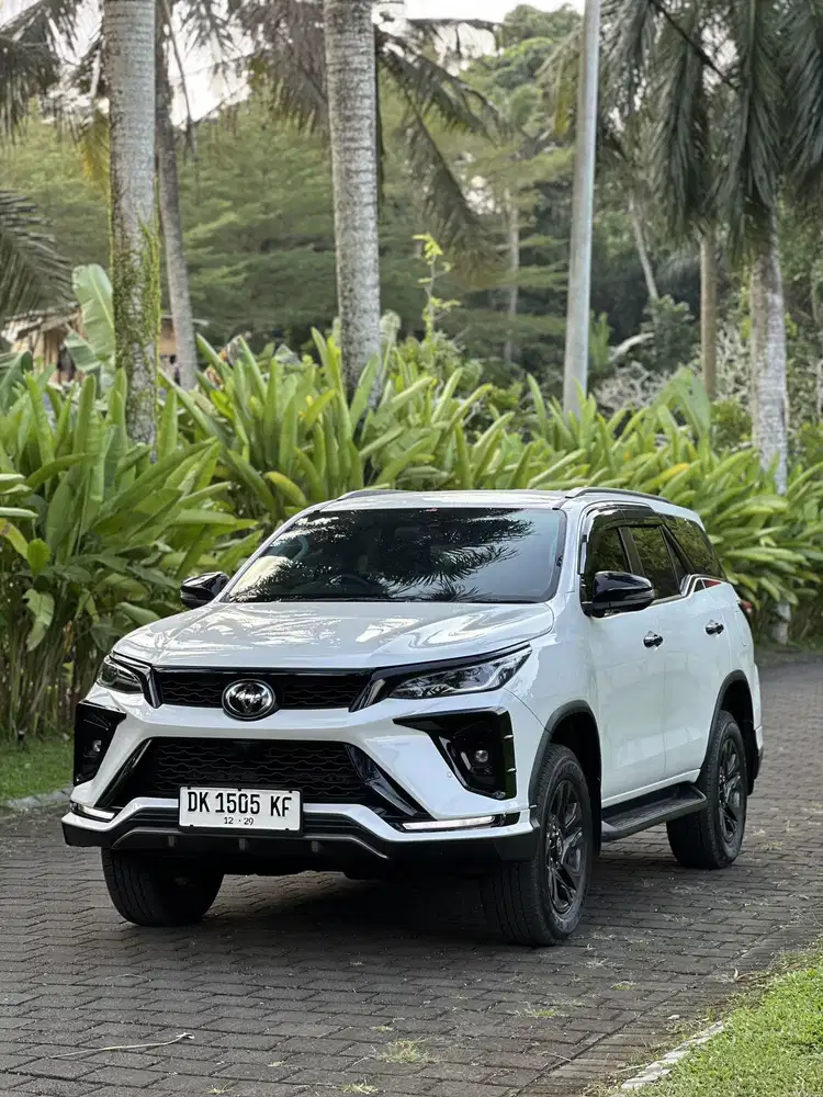 NEW FORTUNER LEGENDER 2.8 GR SPORT TSS 2024 PUTIH ASLI BALI KM 4 RIBU