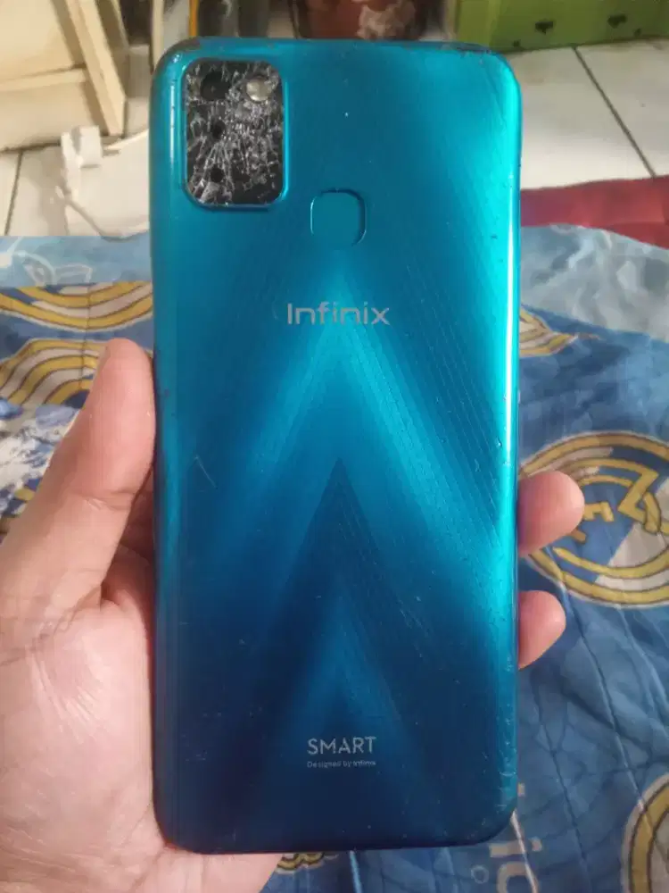 Infinix smart 5 4G 2/32 layar 6.6 inchi matot