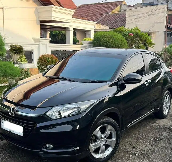 [Low KM] Honda HRV 2015 Type E