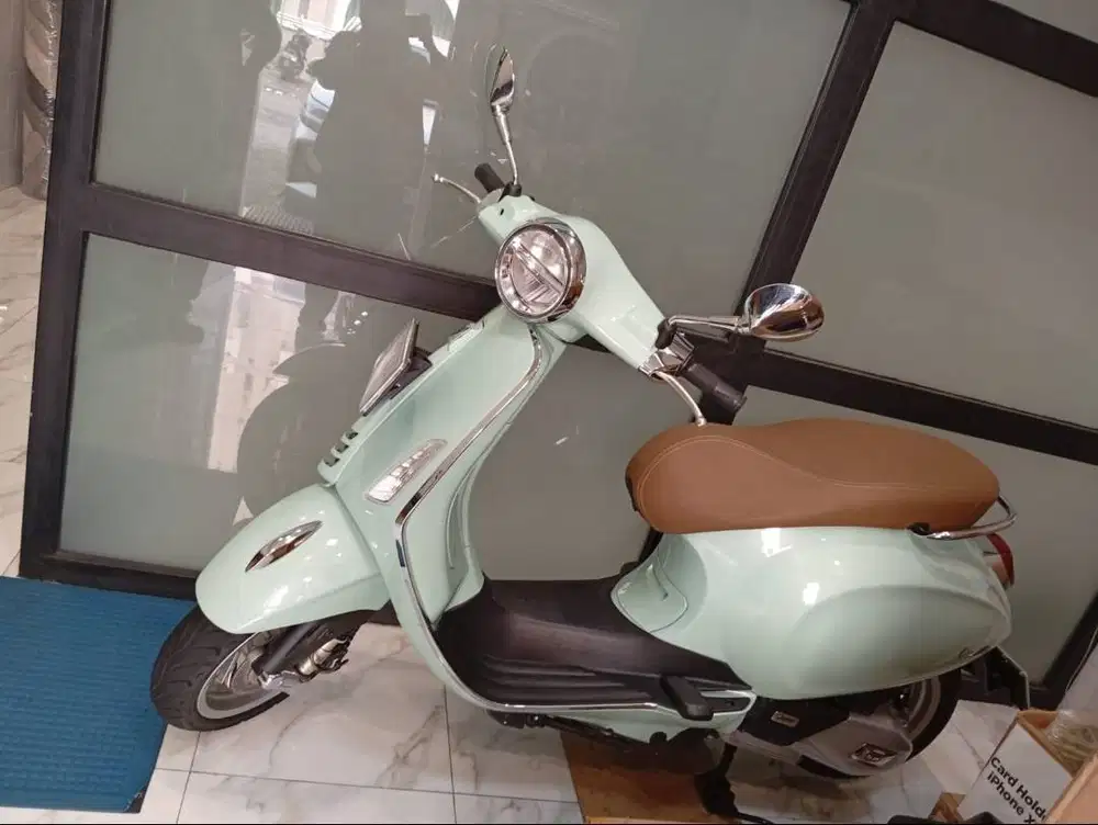 Dijual Motor Vespa Primavera km 670 kondisi sangat mulus jarang dipake