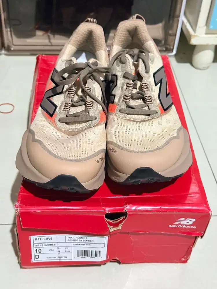 BEKAS New Balance NB hierro v9 us10. dipakai 2x sentul
