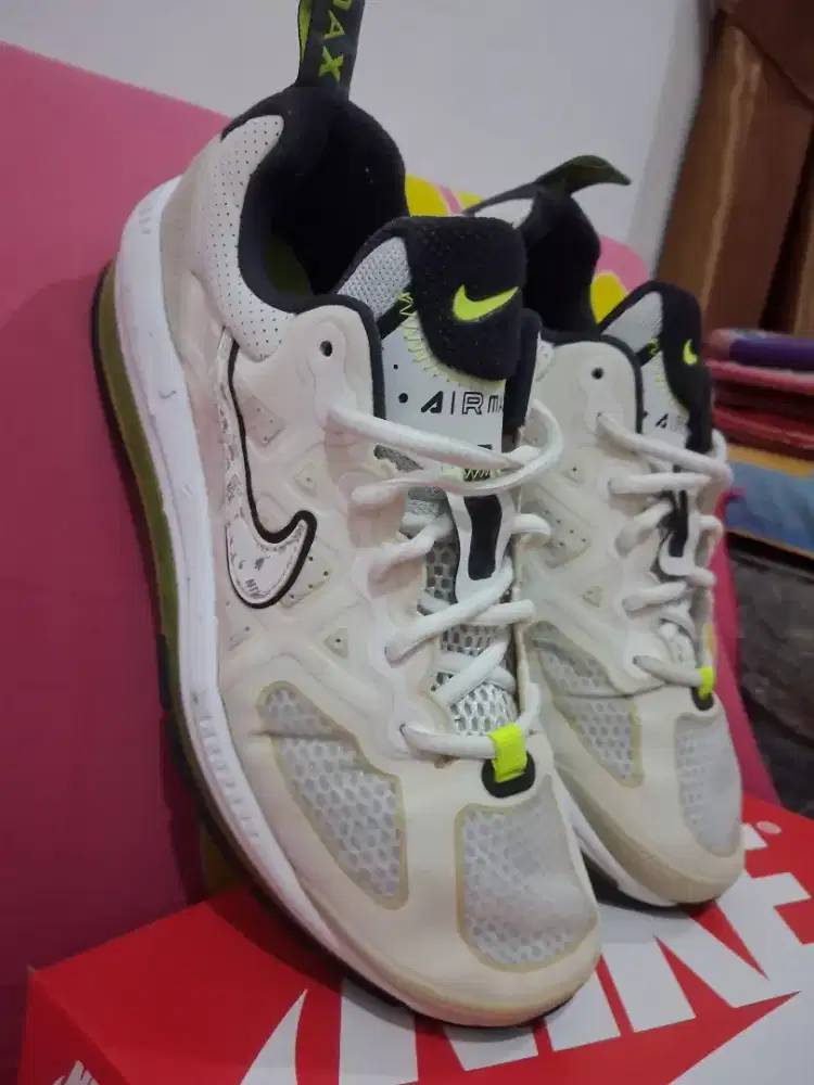 SALE..ORIGINAL AIR MAX Genome White
Size 42½ Insole 27cm