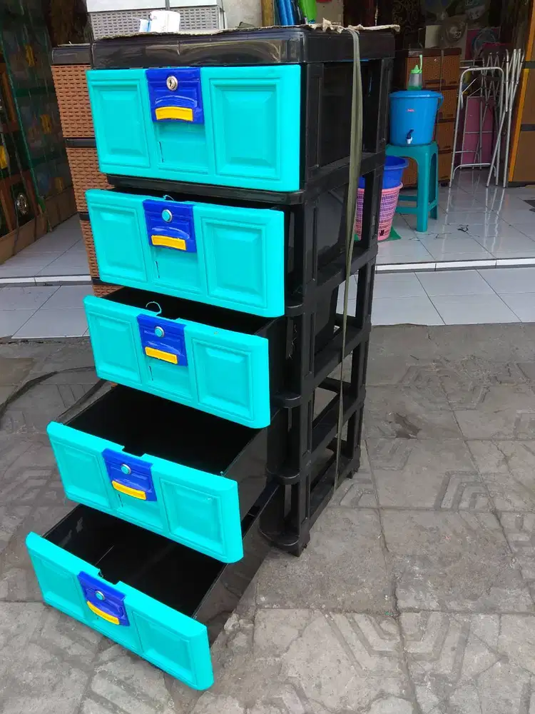 LEMARI NAPOLLY STB 5