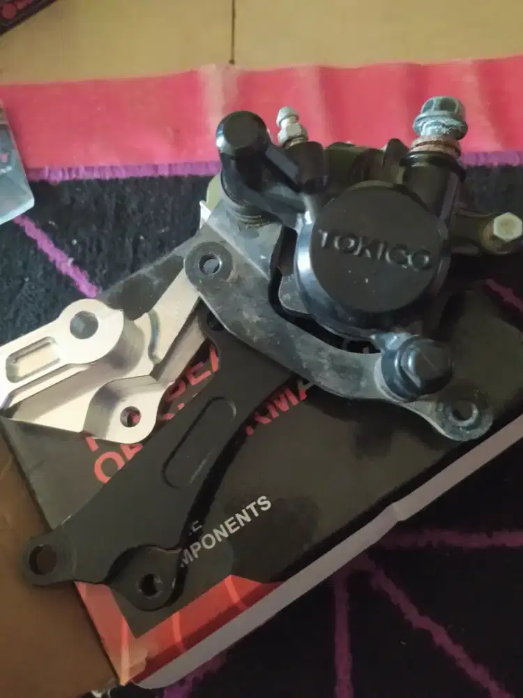 Kaliper depan,disk break depan,spion copotan Vario 160 ori