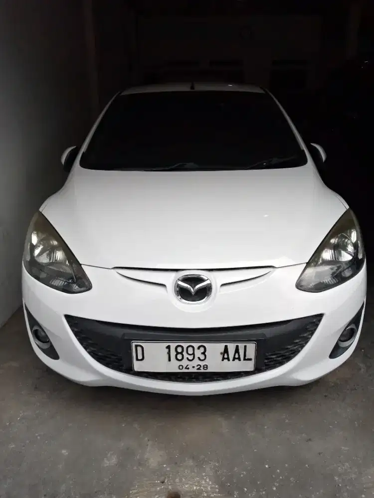 Mazda 2R automatic 2012