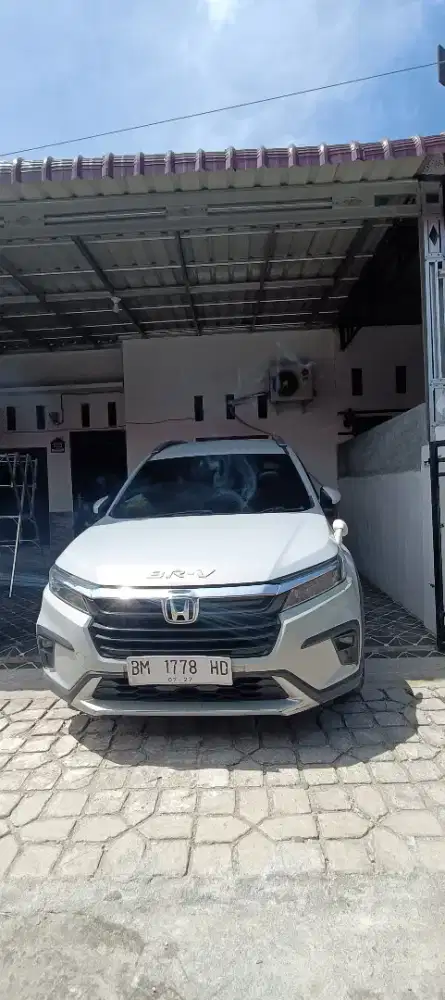HONDA BR-V PRESTIGE 1.5 CVT (Detail mobil sejujurnya di deskripsi)