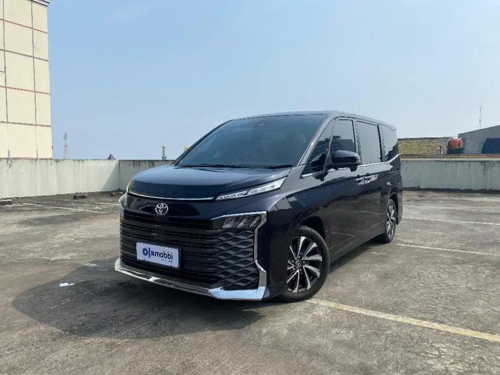 Cash dan Credit Toyota Voxy AT 2022 2TN