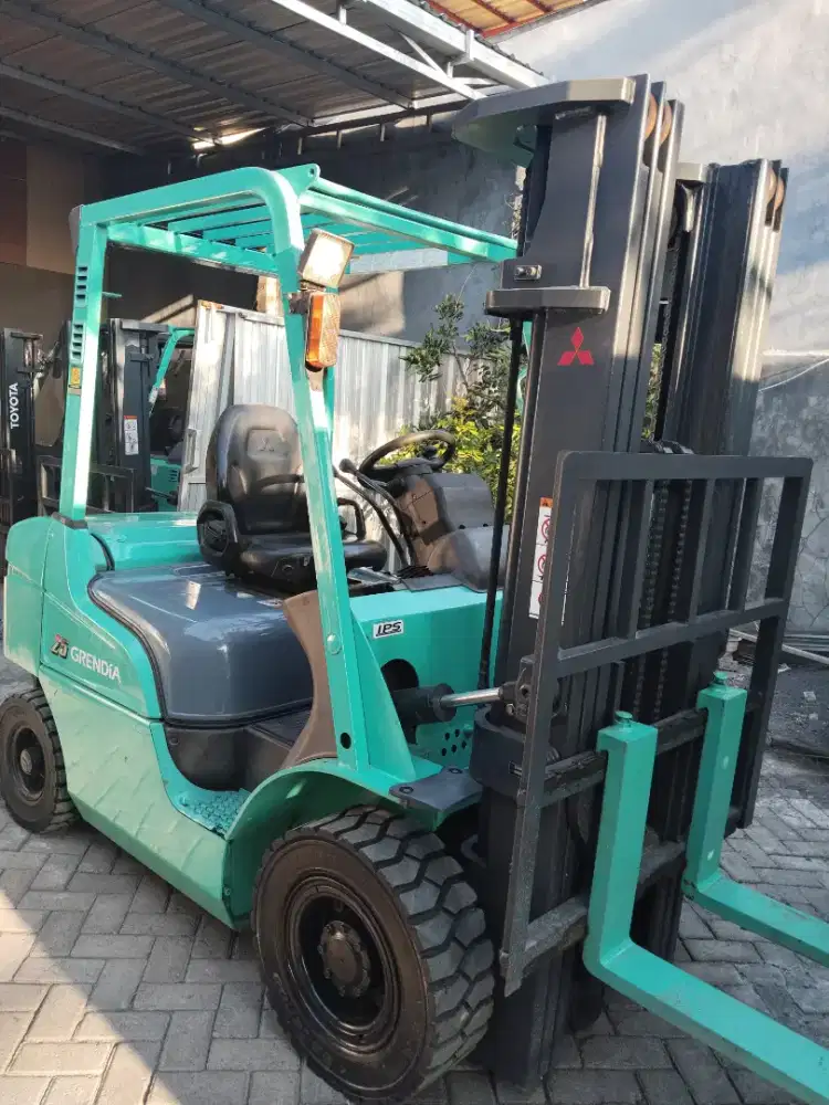 Forklift bekas Mitsubishi 2,5 Ton GRENDIA TREELIFT 4,7 Meter