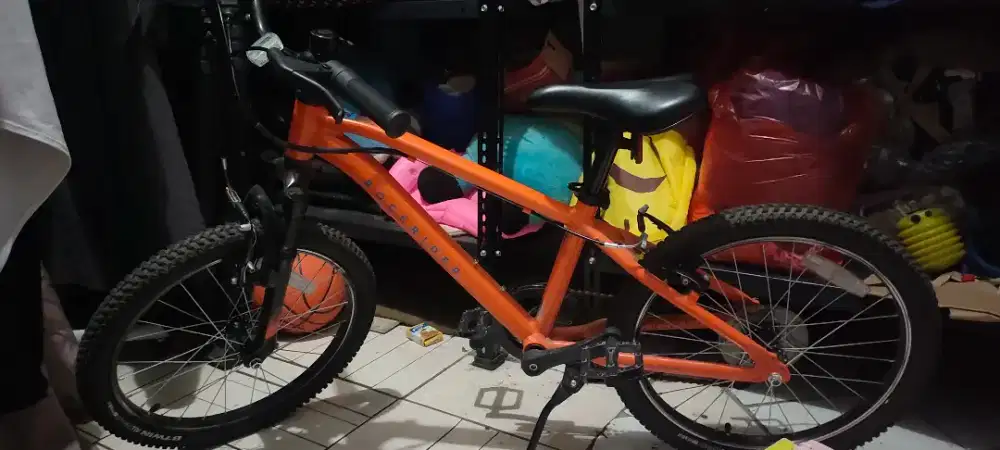 SEPEDA GUNUNG ANAK BTWIN ROCKRIDER