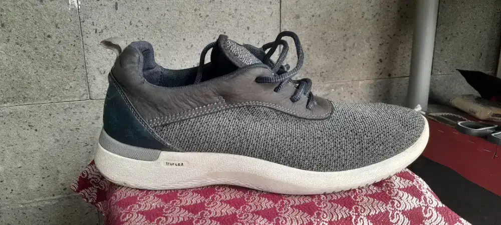 Sepatu second rockport truflex size 42