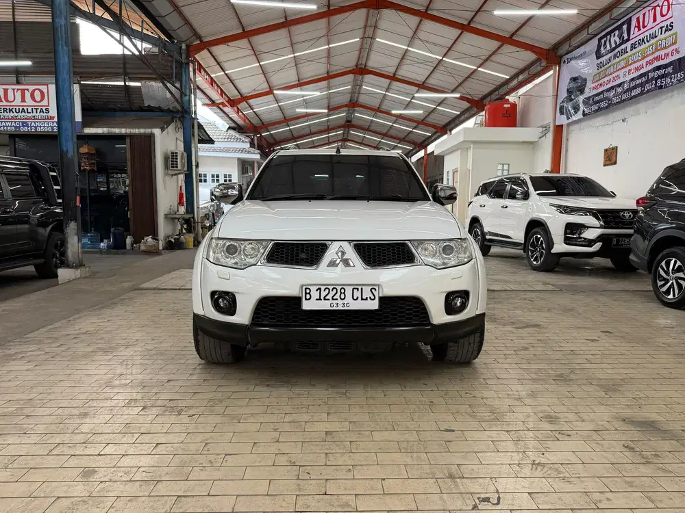 Mitsubishi Pajero sport Dakar AT 2011 Putih Kondisi memuaskan